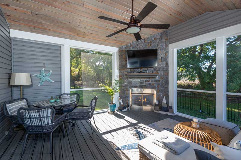 A deck with steps & railings, showcasing what you can expect from our experienced team in Newark, DE