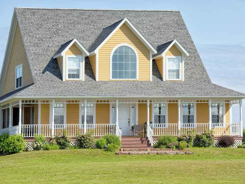 Featured image for “3 Reasons Why New Vinyl Siding Should Be Your Top Priority Right Now”