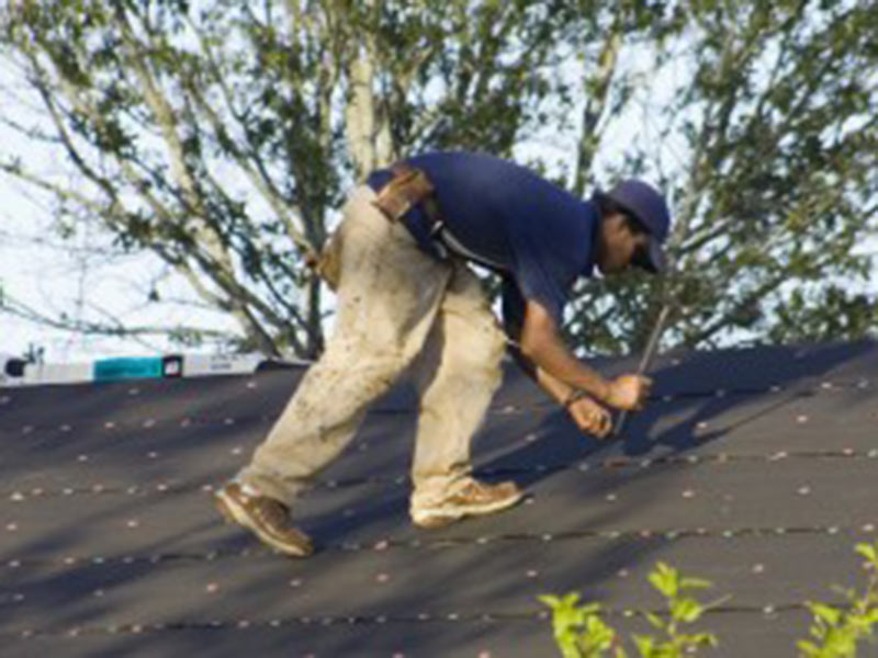 Featured image for “7 Signs Your Roofing Contractor May Not Be Up to the Job”