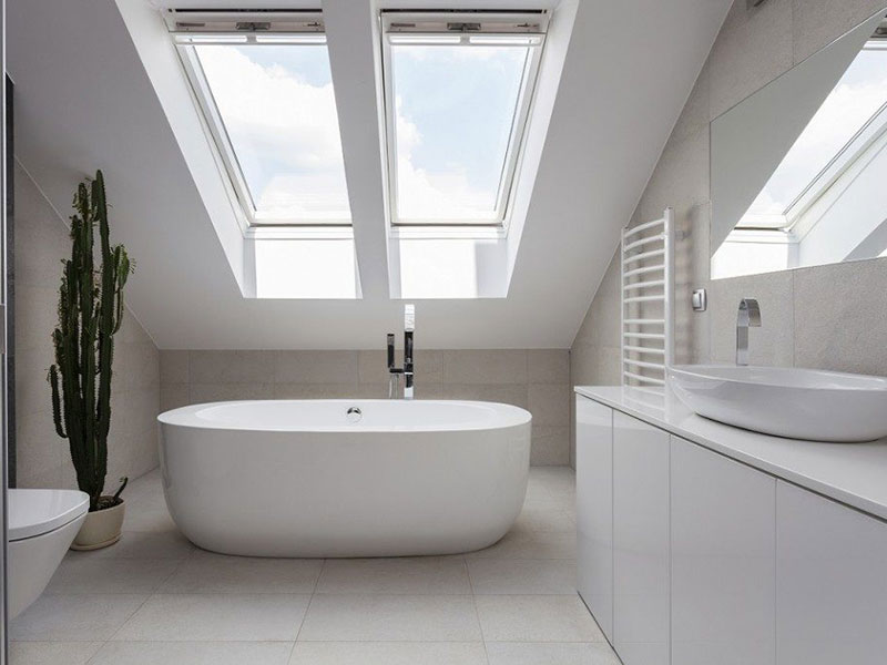 bath tub in bathroom