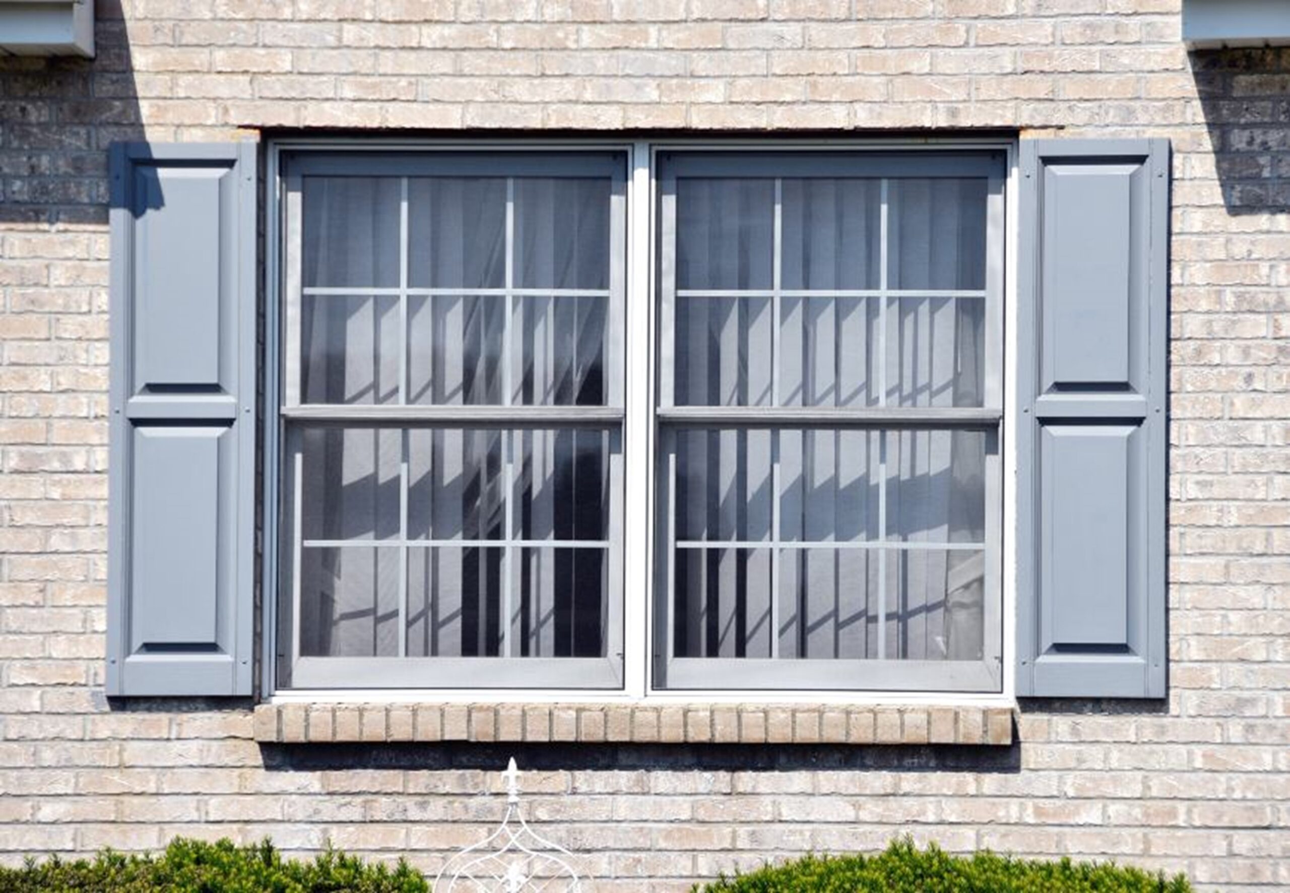 Featured image for “Double-Hung vs. Single-Hung Windows”